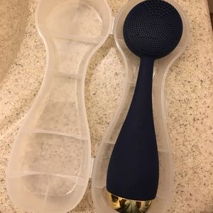 PMD Clean: Silicone Cleansing Brush